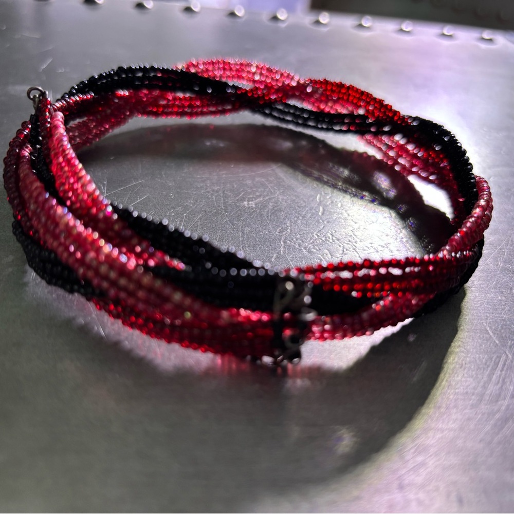 Elegant Beaded Memory Wire Necklace - Red and Black